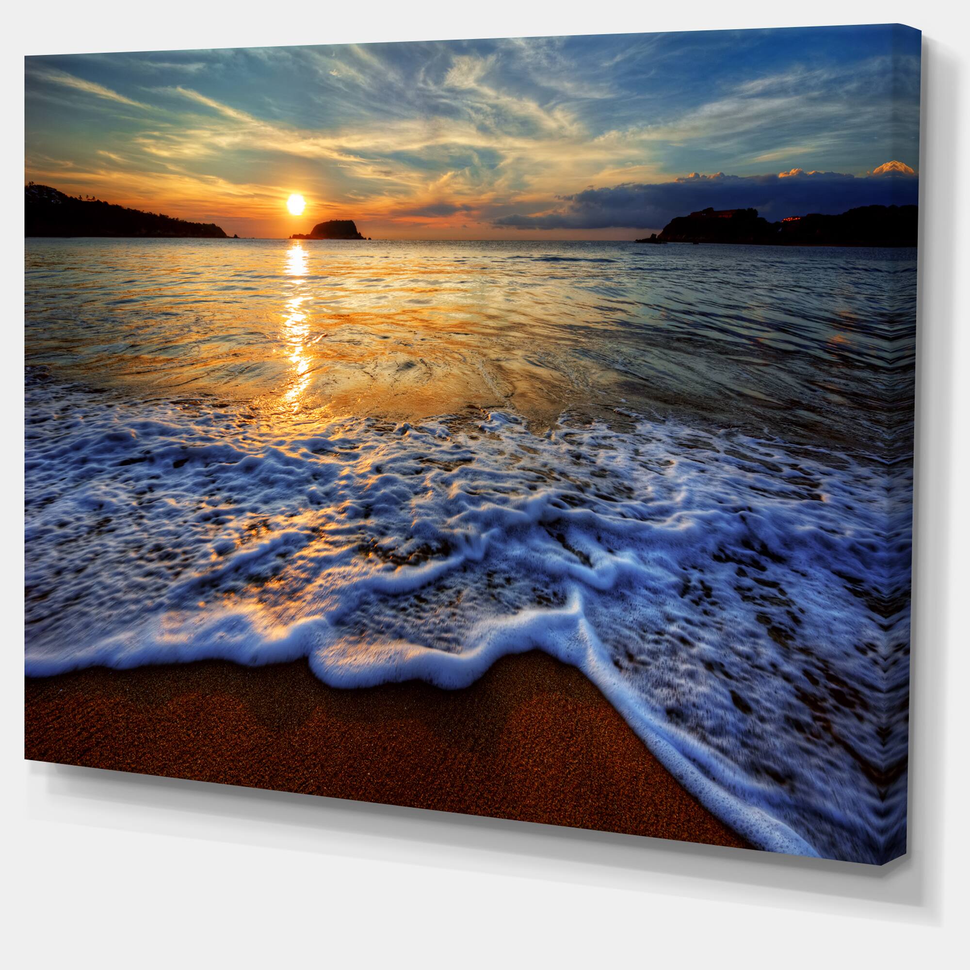 Designart - Peaceful Sandy Beach with Waves